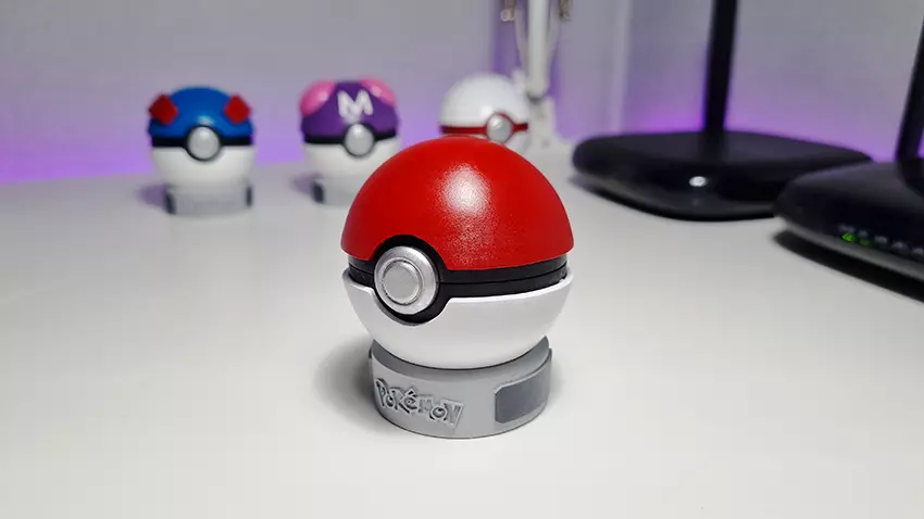 pokeball magnetic clasp 3D print model_0