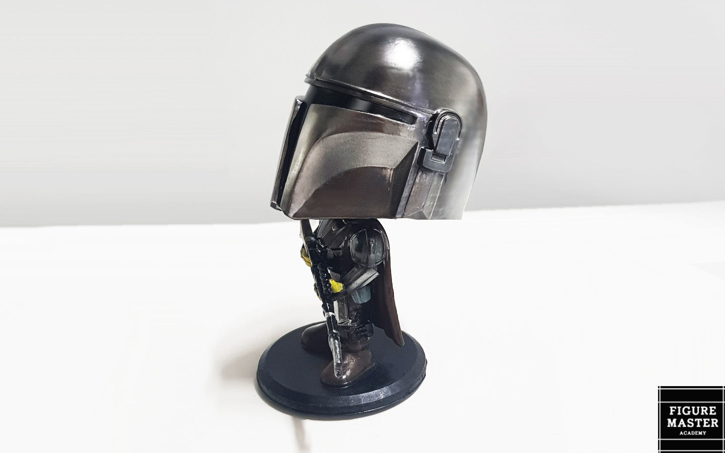 MANDALORIAN BESKAR BUBBLE HEAD BOBBLE HEAD STARWARS DISNEY 3D print model_3