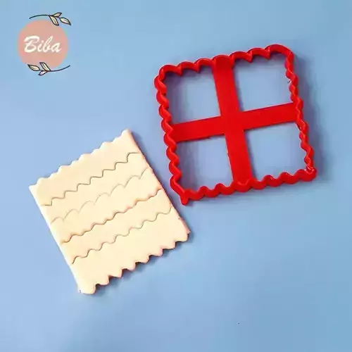 SQUARE WITH A WAVY POLYMER CLAY EDGE CUTTER