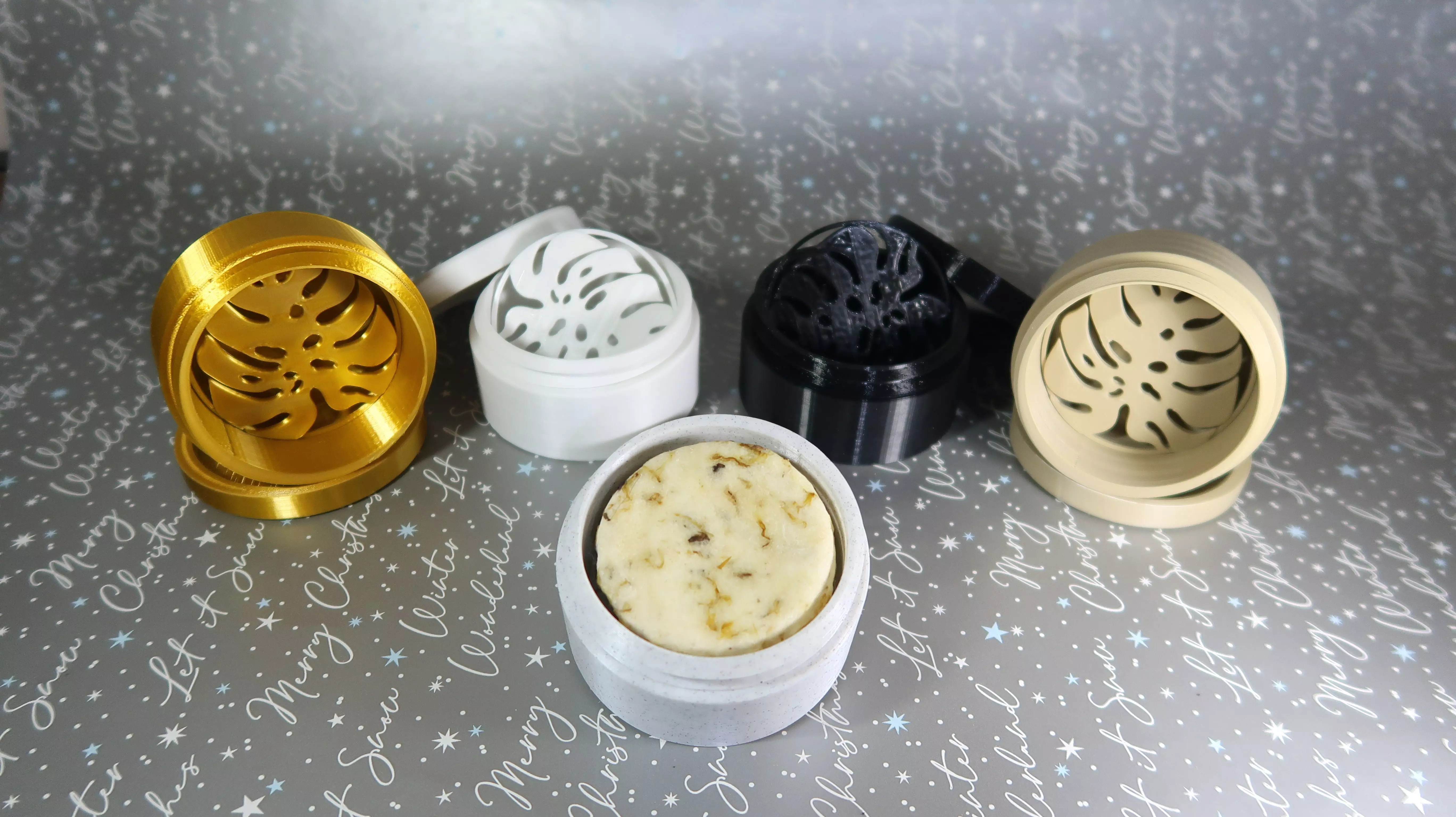 Soap Holder Dish Grid Holder 3D Printed Plant Monstera Travel 3D print model_0