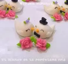 married birds with a hat and without a had 3D print model