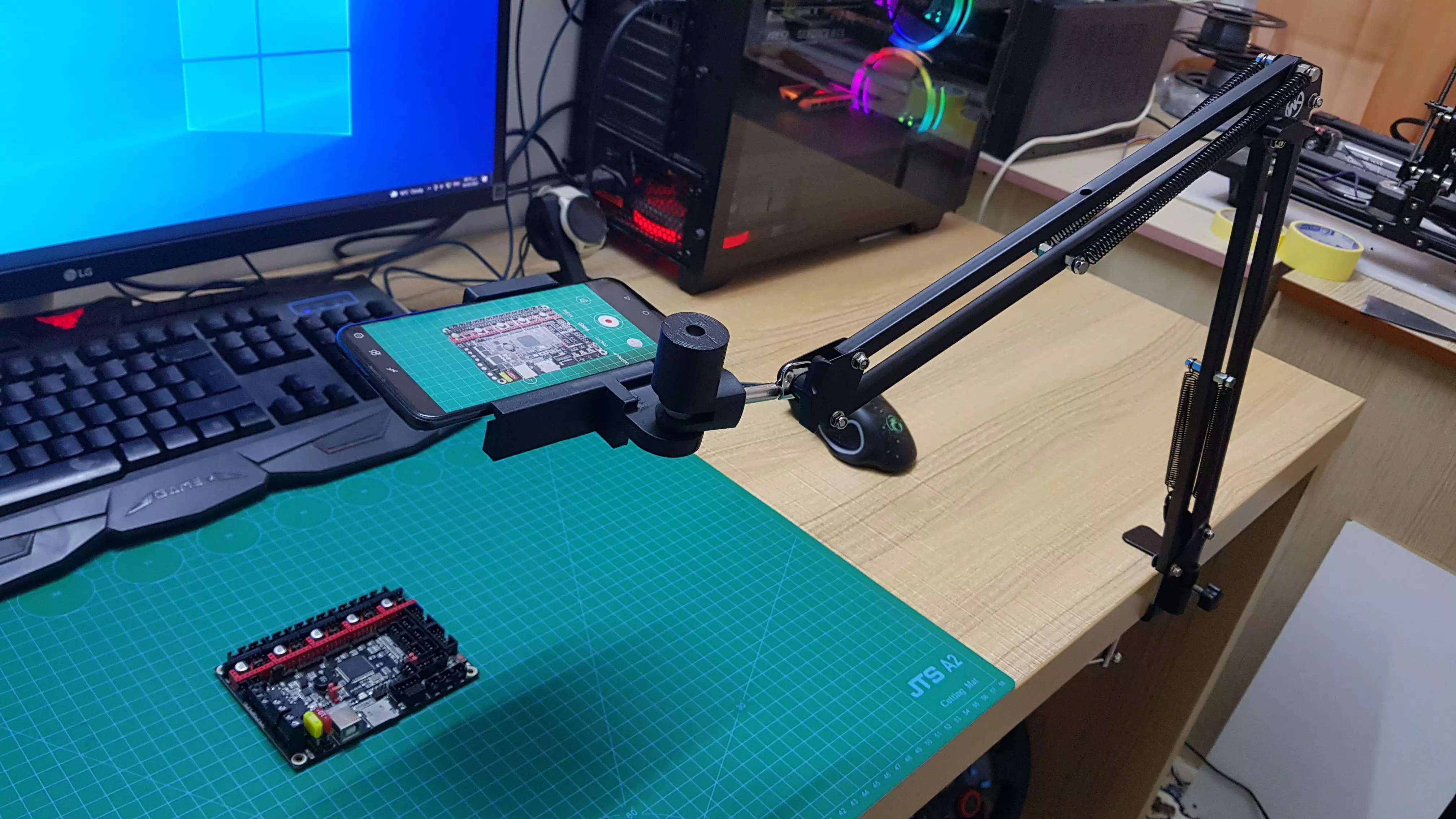 CONVERT MIC STAND INTO PHONE STAND 3D print model_0