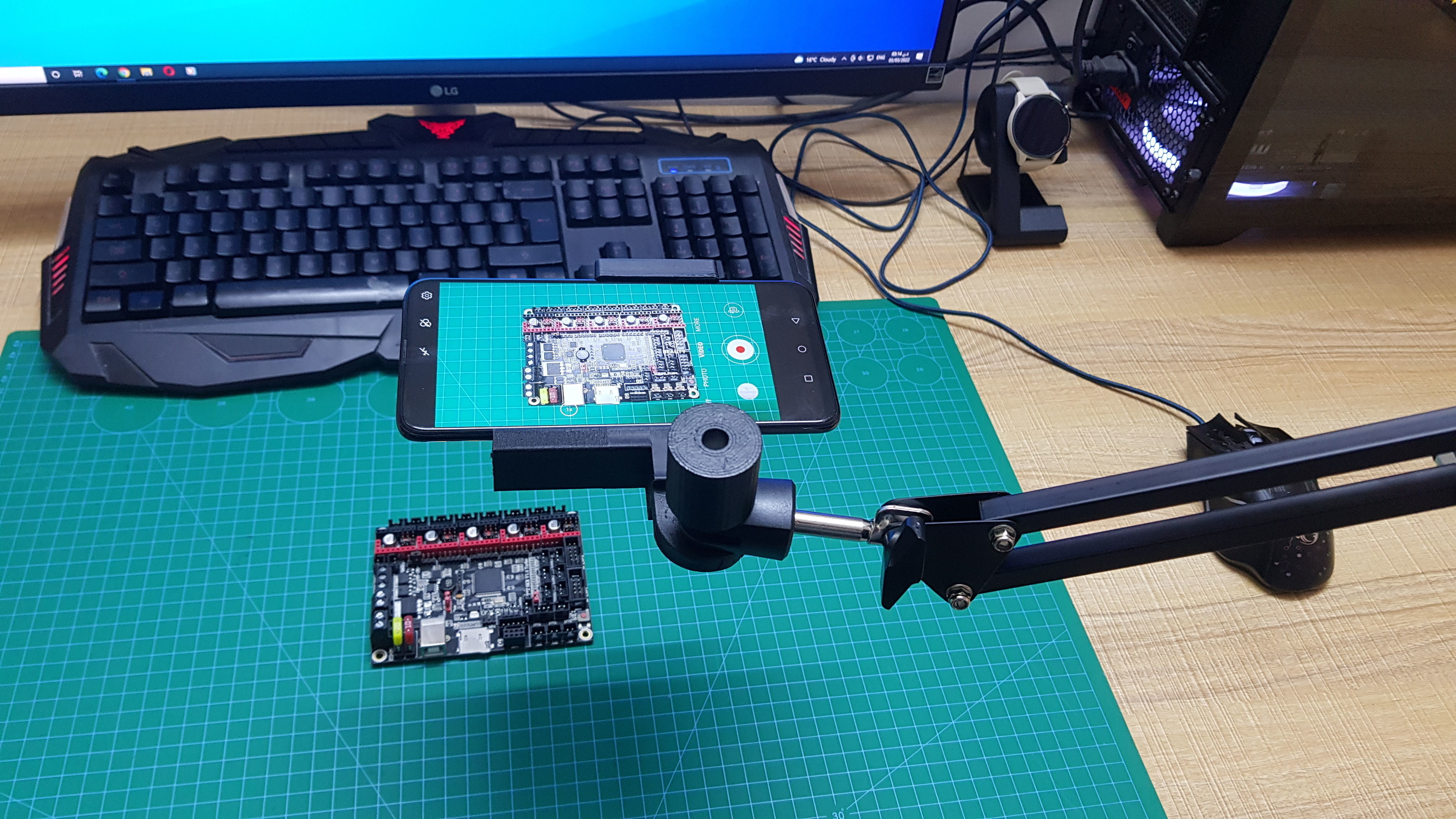 CONVERT MIC STAND INTO PHONE STAND 3D print model_2