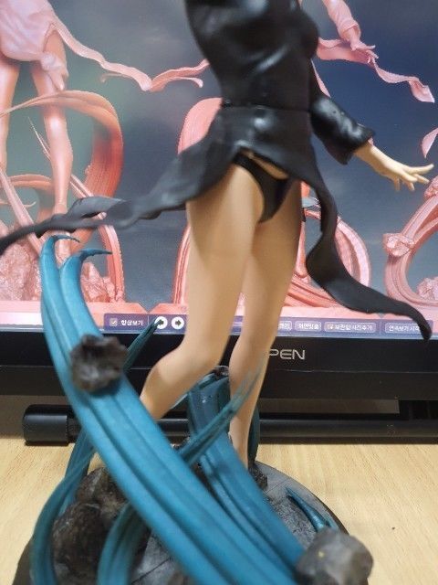 tatsumaki statue of woman holding sword 3D print model_7