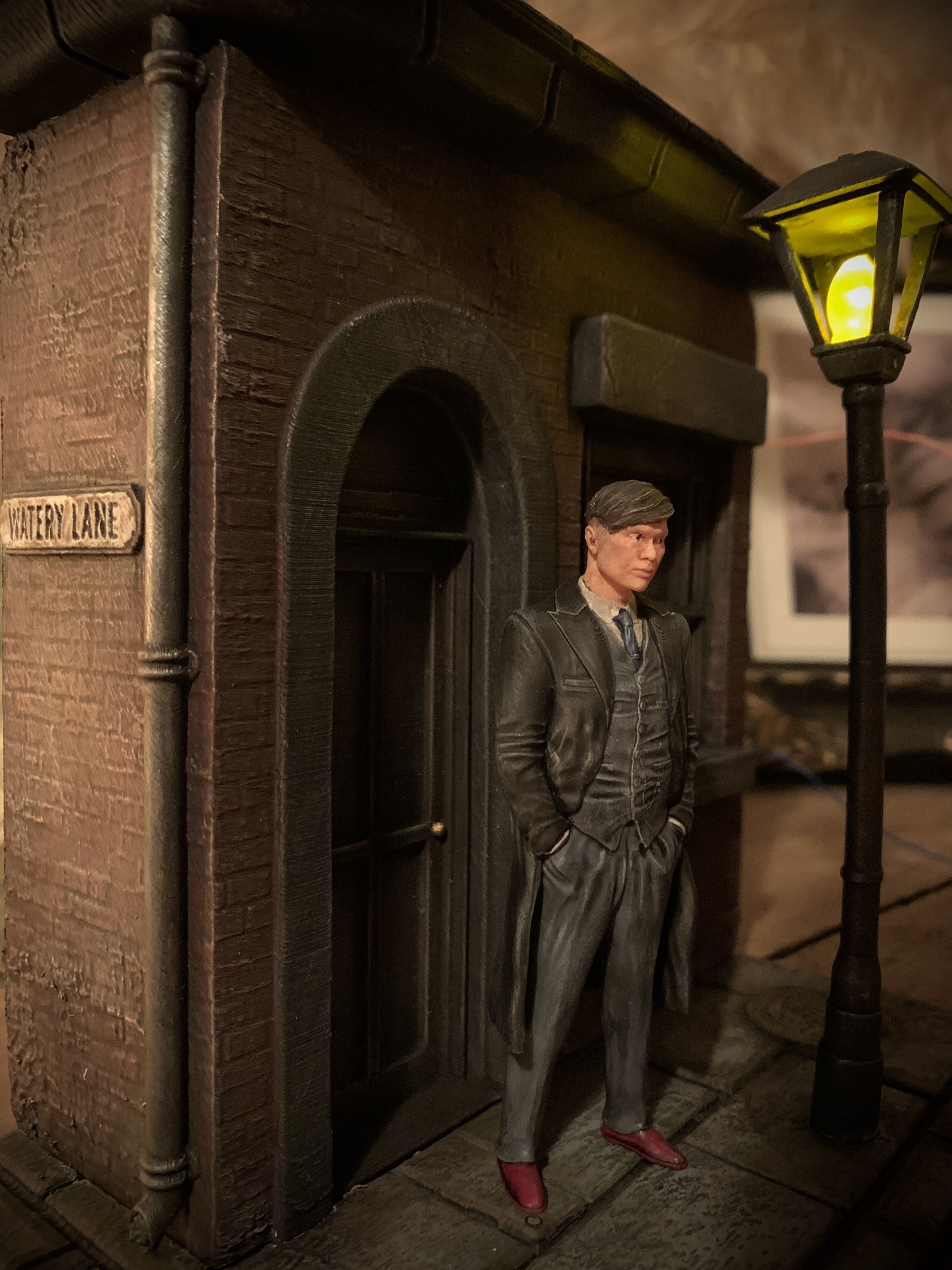 Peaky Blinders Tommy Shelby Diorama 3D print model_8