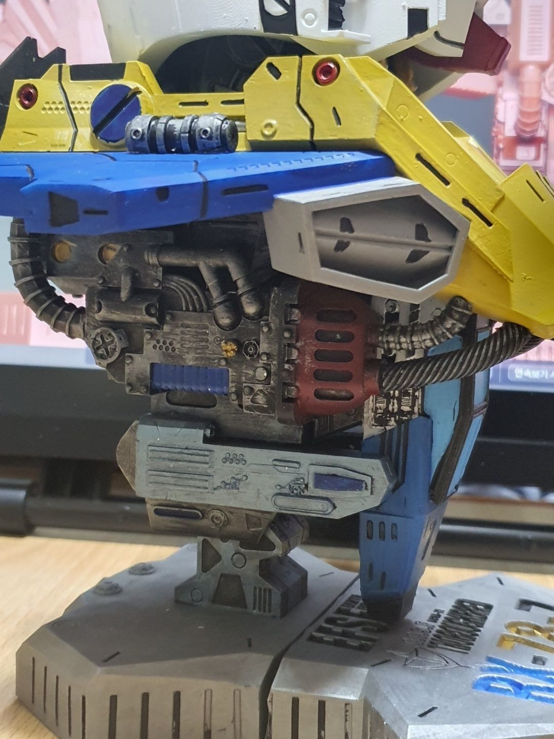 rx-78-7-gundam-bust-1 gundam statue 3D print model_10