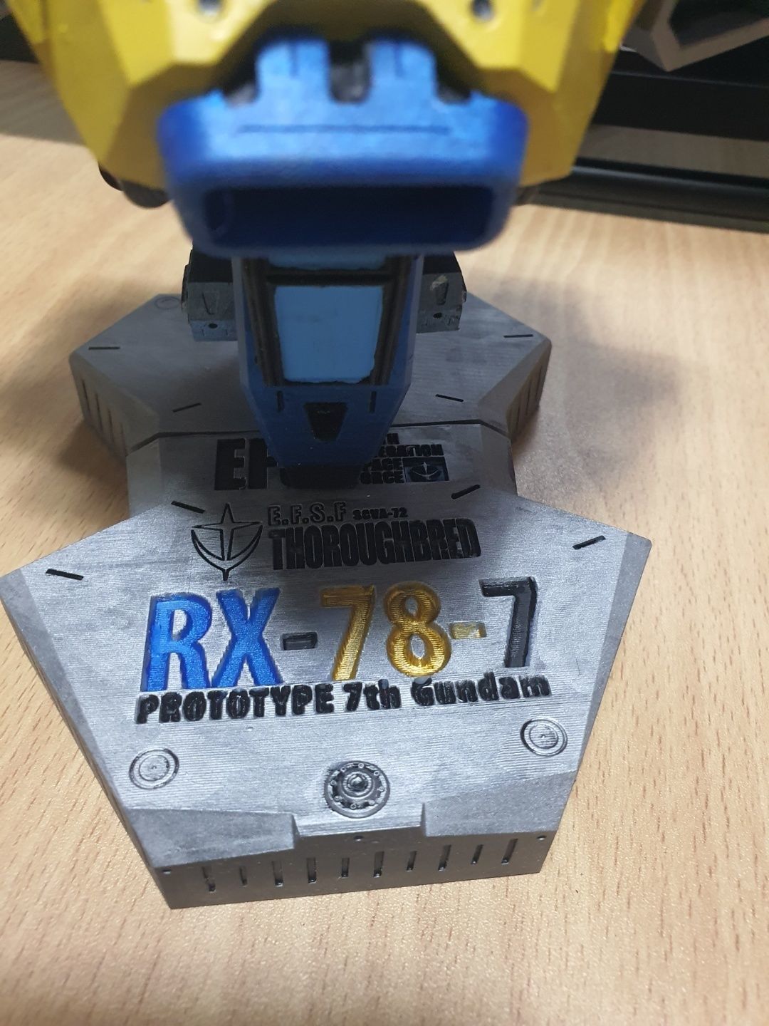 rx-78-7-gundam-bust-1 gundam statue 3D print model_6