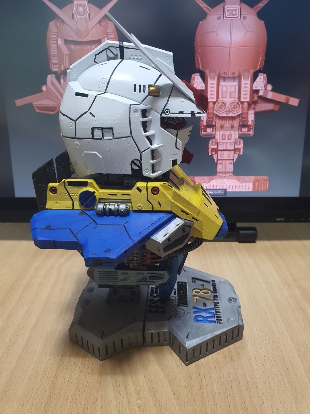 rx-78-7-gundam-bust-1 gundam statue 3D print model_5