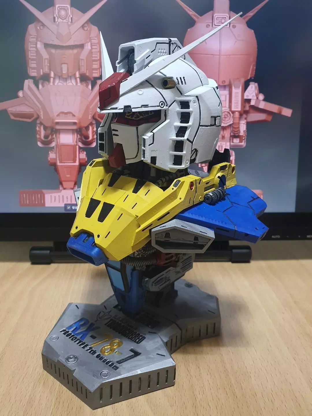 rx-78-7-gundam-bust-1 gundam statue 3D print model_0