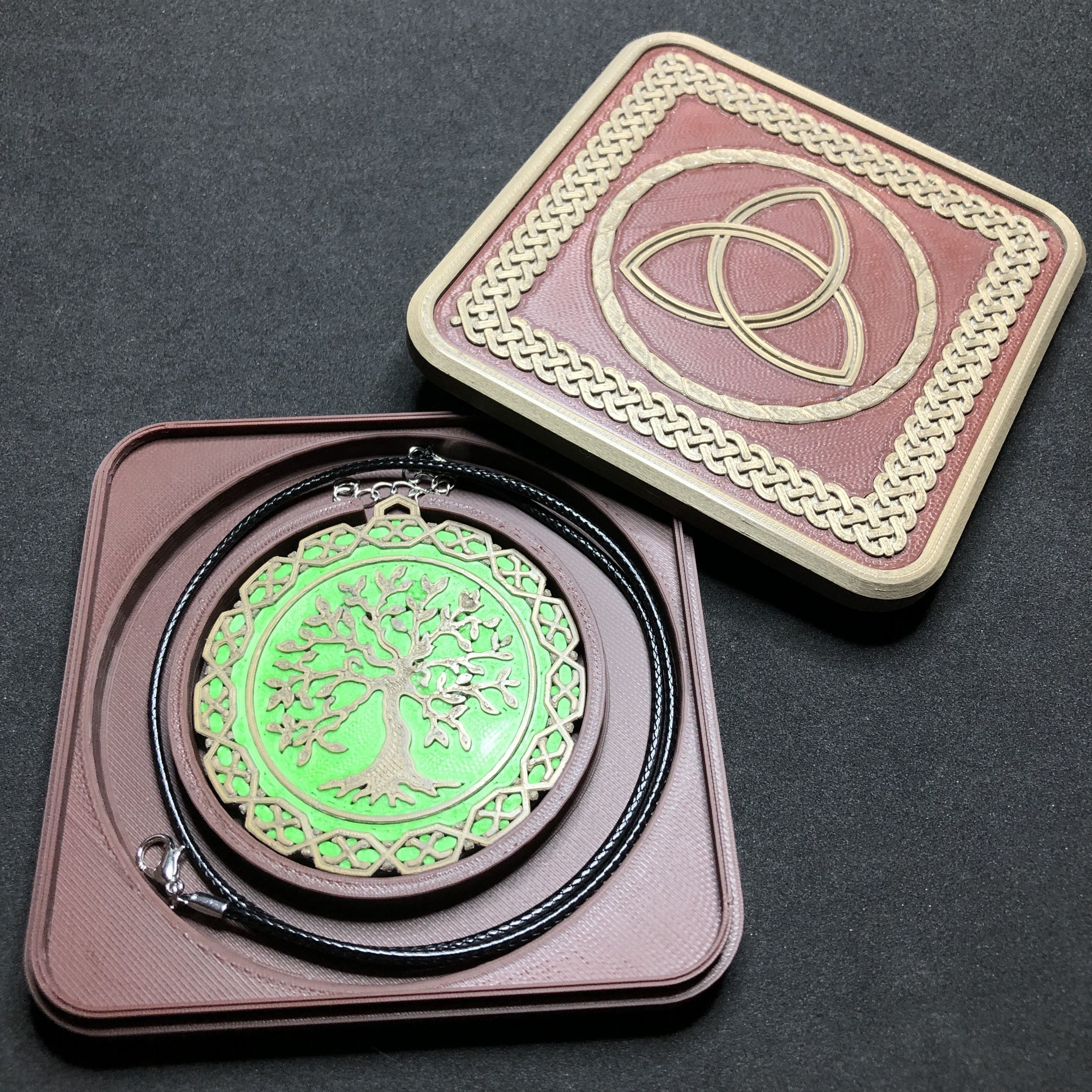 Tree of Life Emblem Pendant and Presentation Box 3D print model_13