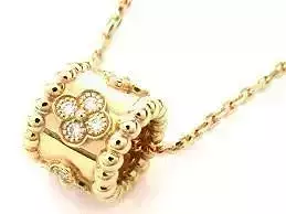 CG323 gold pendant with diamonds