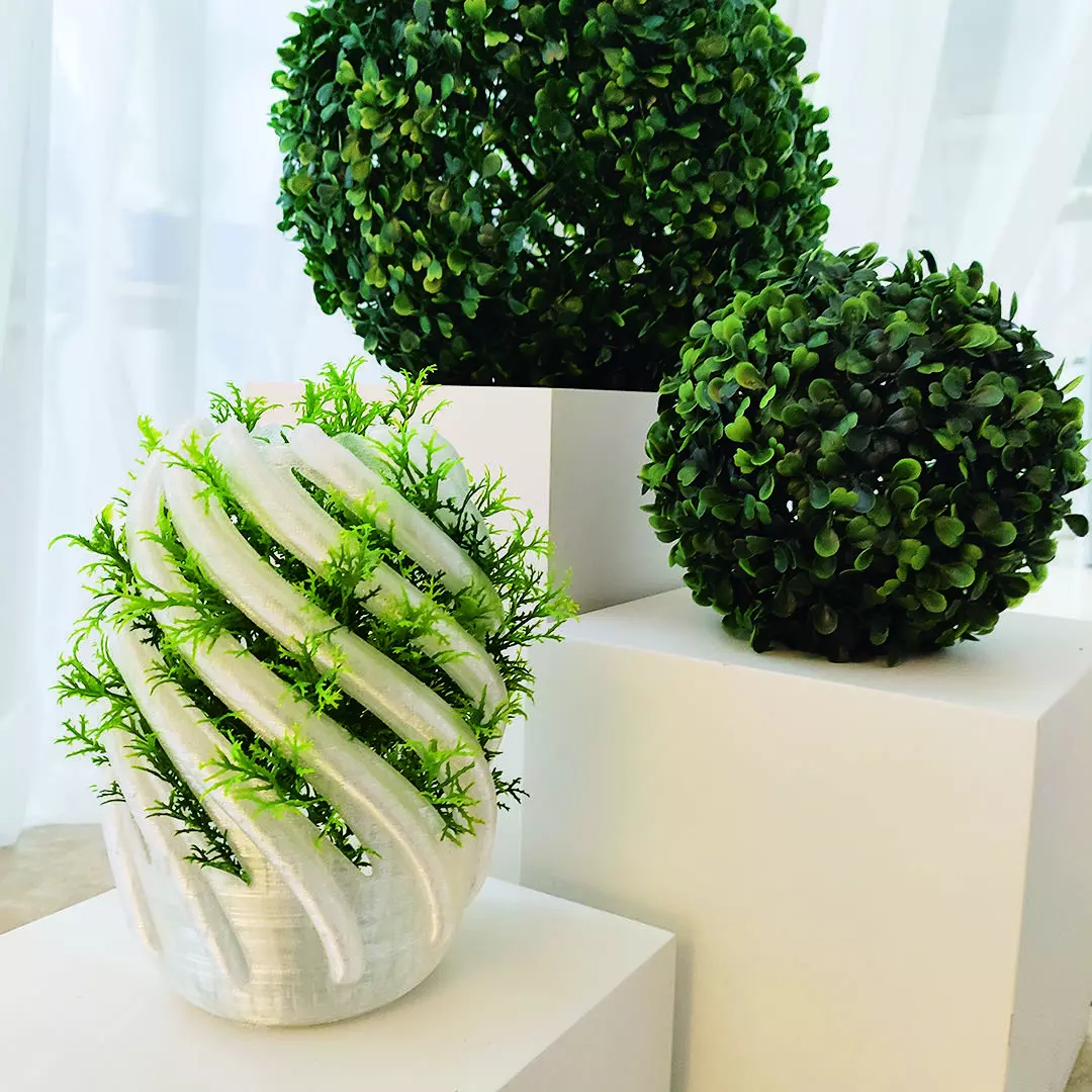 TWISTED DECORATIVE MODERN VASE 3D print model