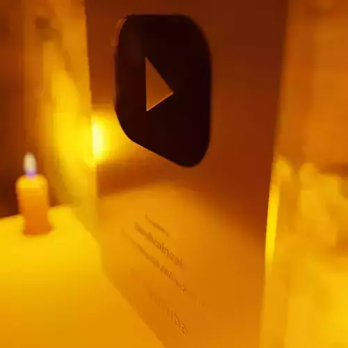 who ever deserve popularity