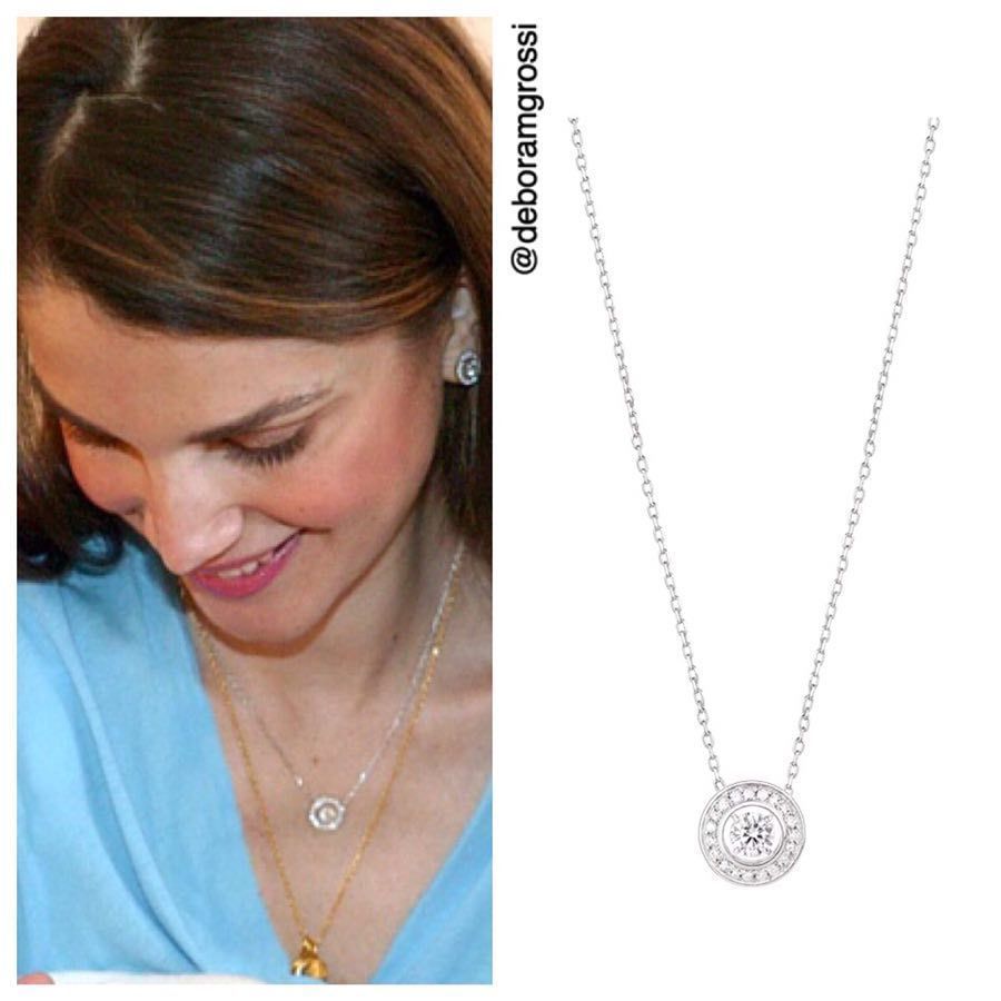 CG371 gold necklace with round diamond in center 3D print model_5