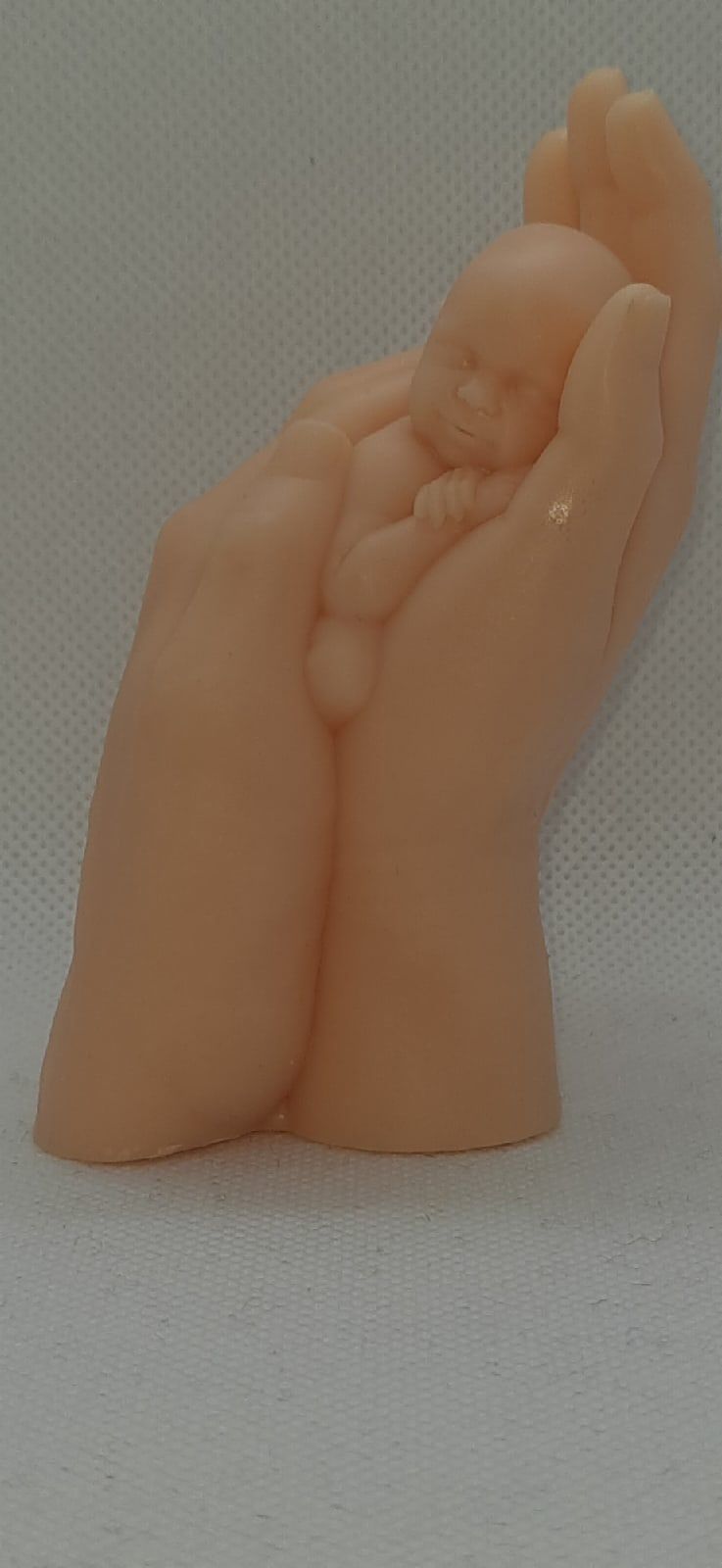 BABY IN TWO HANDS 3D print model_1
