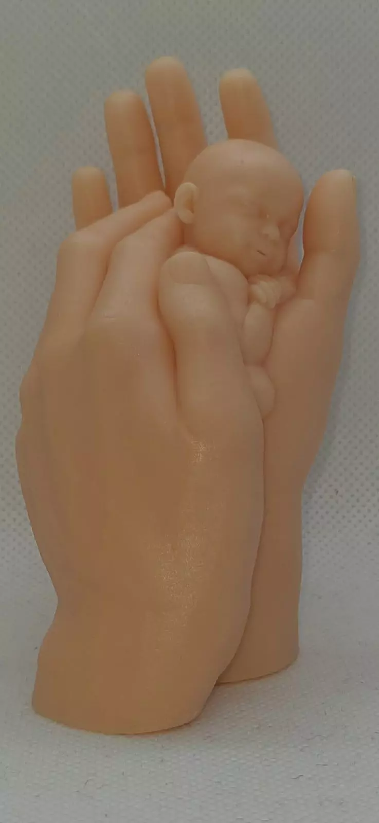 BABY IN TWO HANDS 3D print model_0