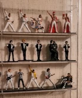 Freddie Mercury Living on my own 3D print model_9