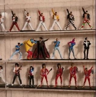 Freddie Mercury Living on my own 3D print model_8