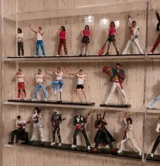 Freddie Mercury Living on my own 3D print model_7