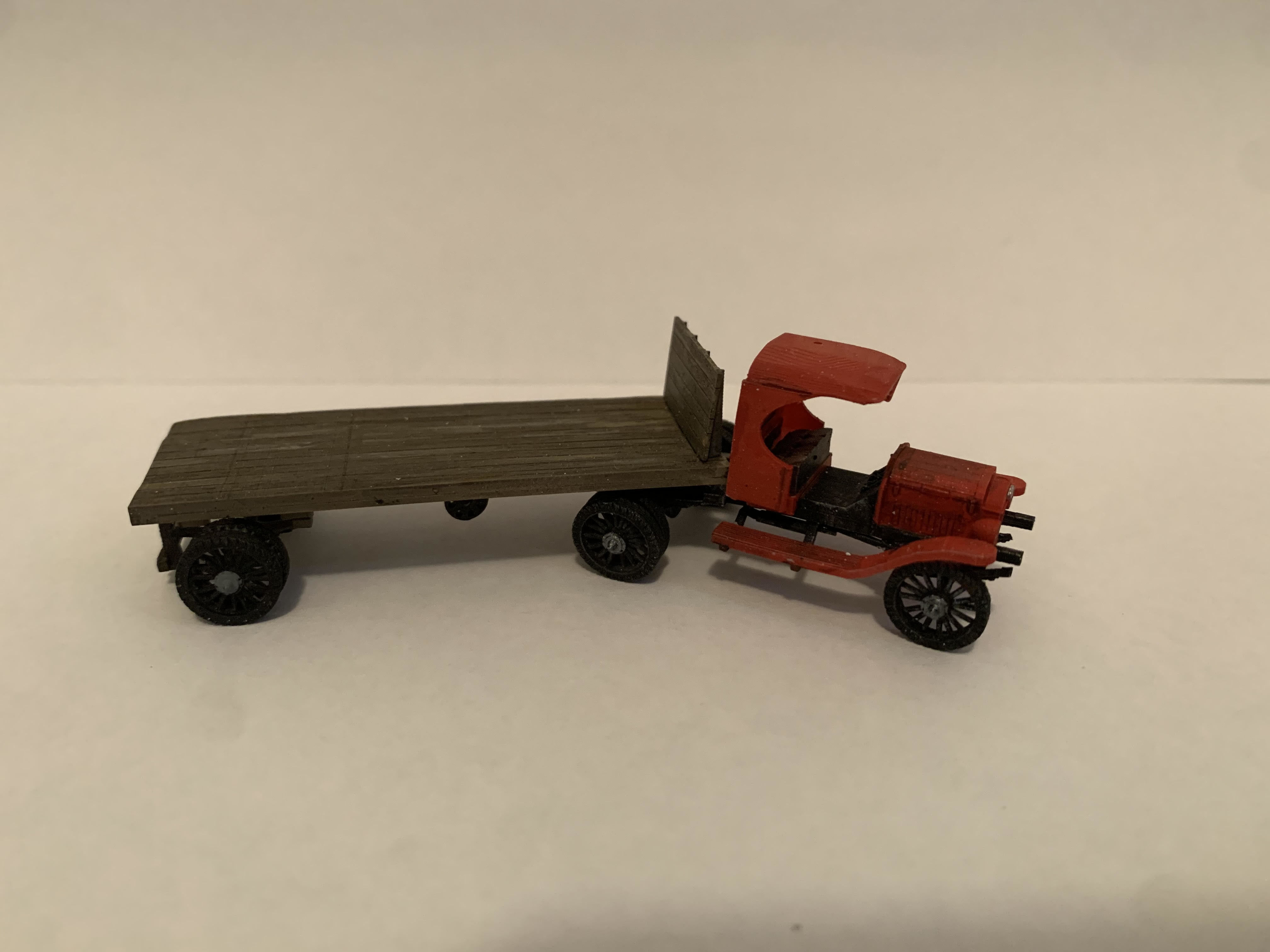 HO Scale 1920s Truck and Flatbed Trailer 3D print model_1