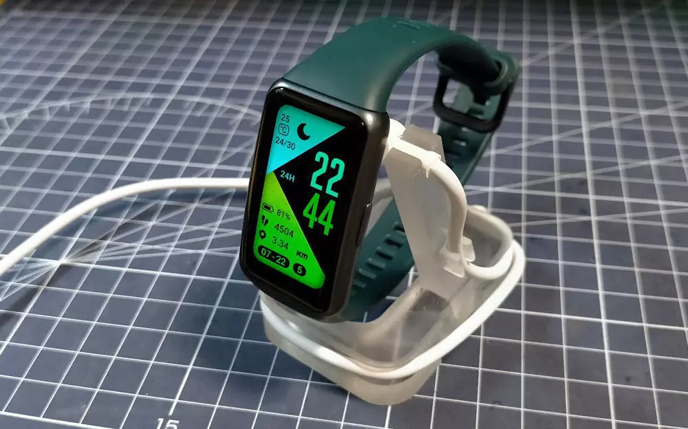 Huawei band 6 charge stand 3D print model_0