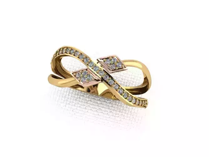 ring9 ring with diamonds in gold