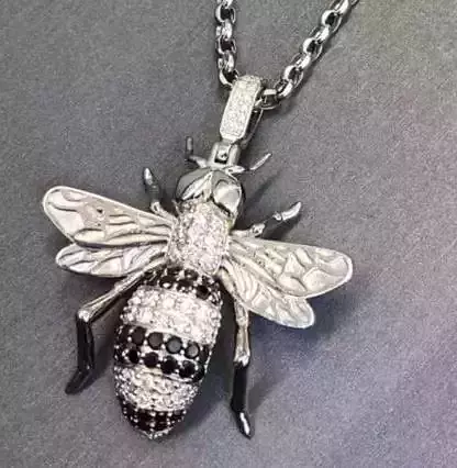 Bee diamond pendant