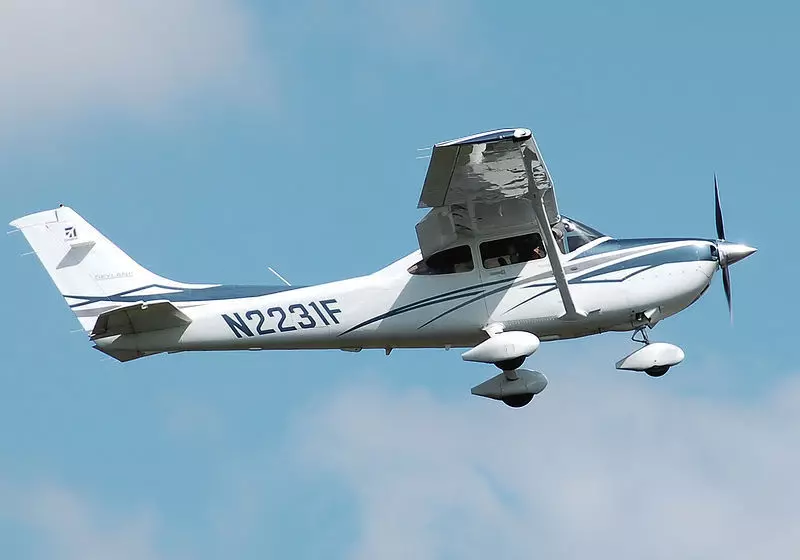 Cessna 182 Skylane 3D model_0