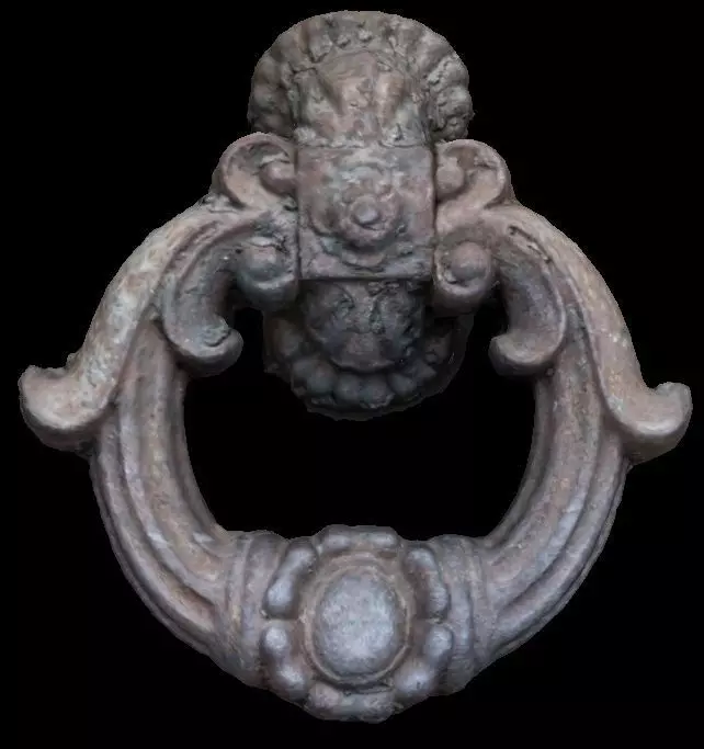 maniglia di un vecchio portone 3D model_0