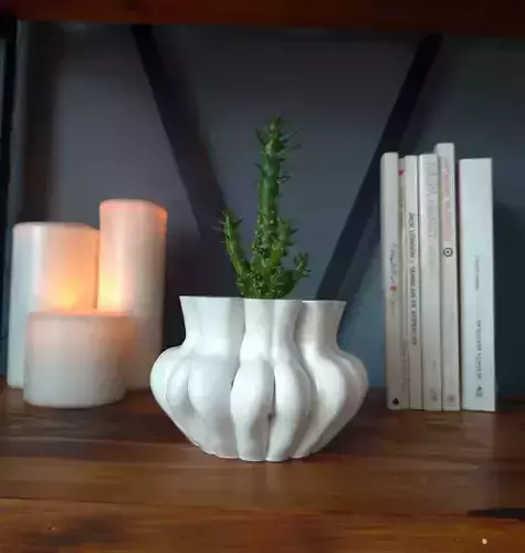 Female butt kneel pot planter - no calf 3D print model