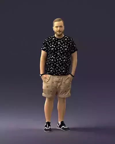 Bearded man in shorts 0323