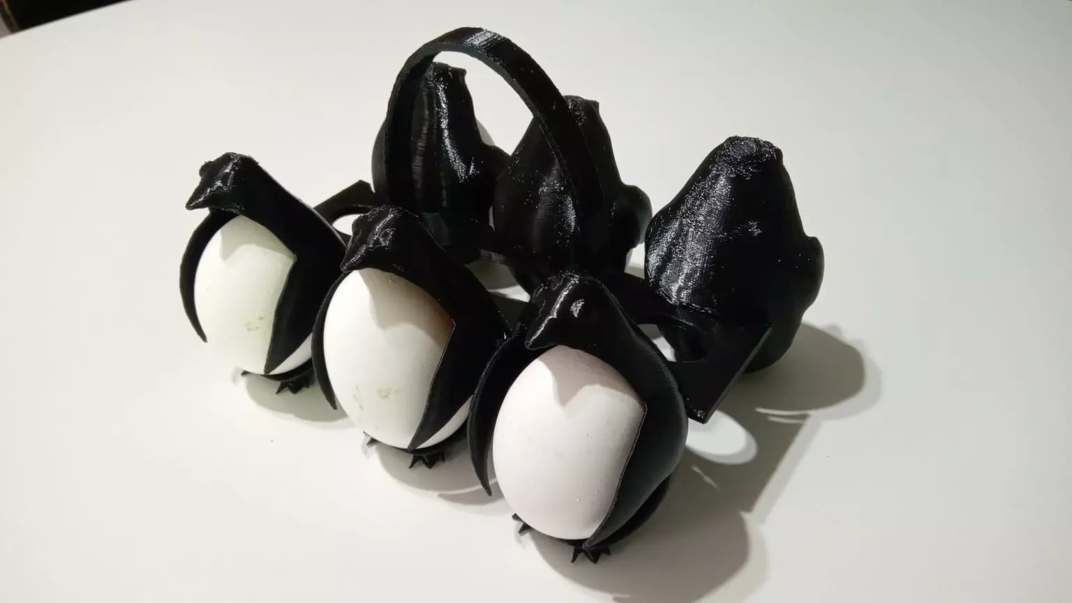 Portahuevos maple pinguinos 3D print model