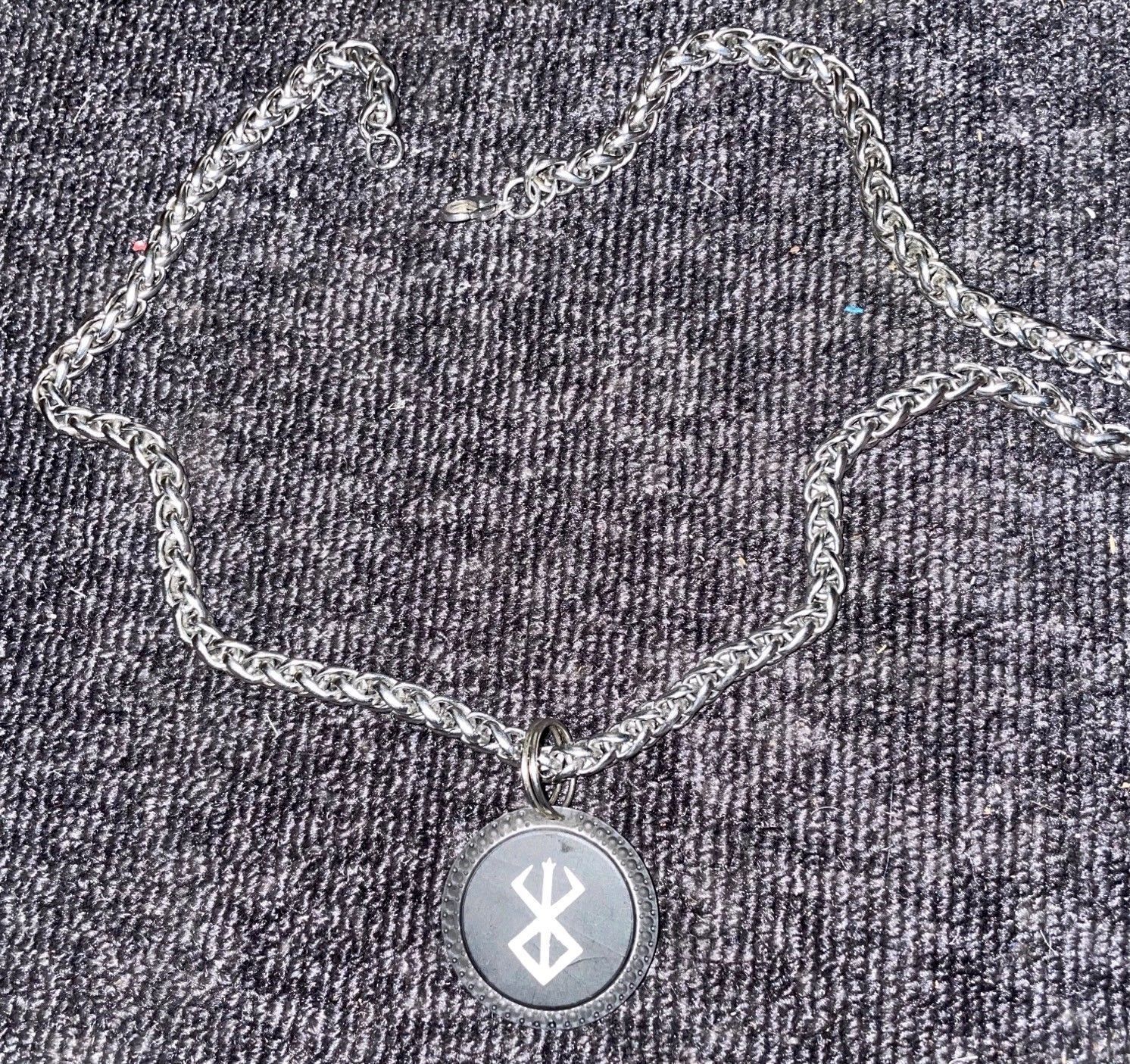 Berserk pendant in 2 parts for assembly  3D print model_3