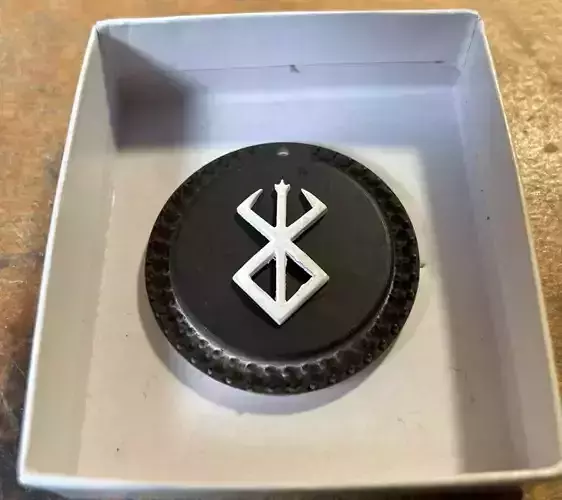 Berserk pendant in 2 parts for assembly 