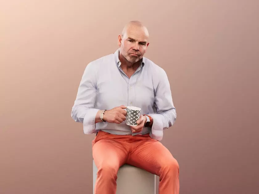 Dirk 13252 - Sitting Man With Cup Low-poly 3D model