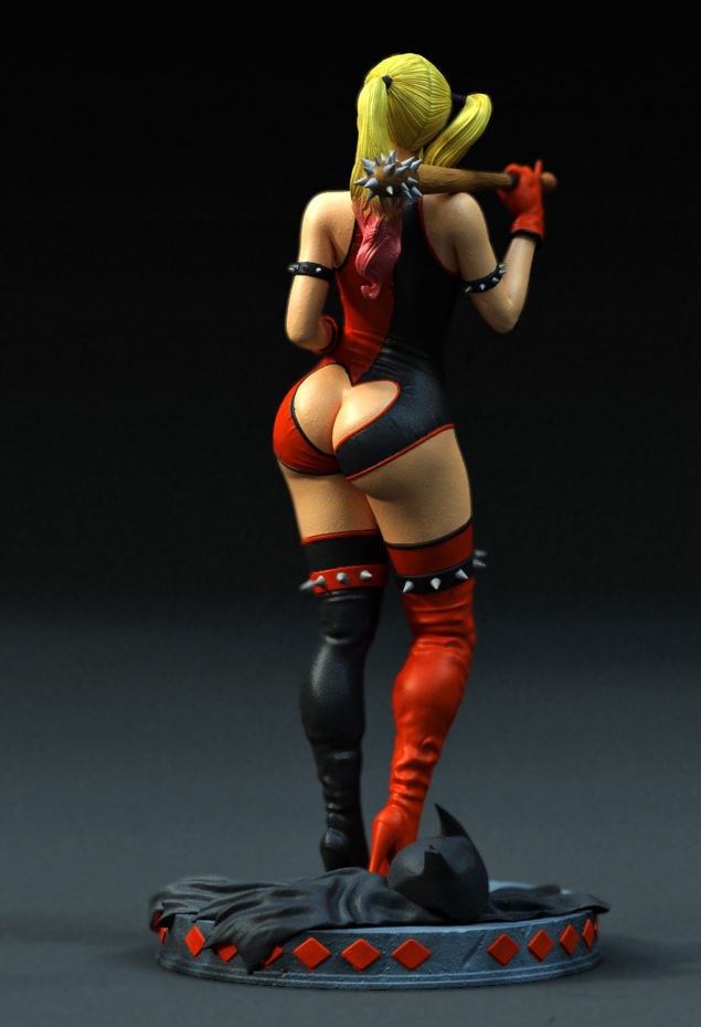 Harley quinn statue 3D print model_3