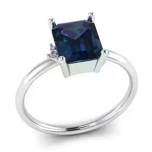 Ring with Emerald stone Model 2040