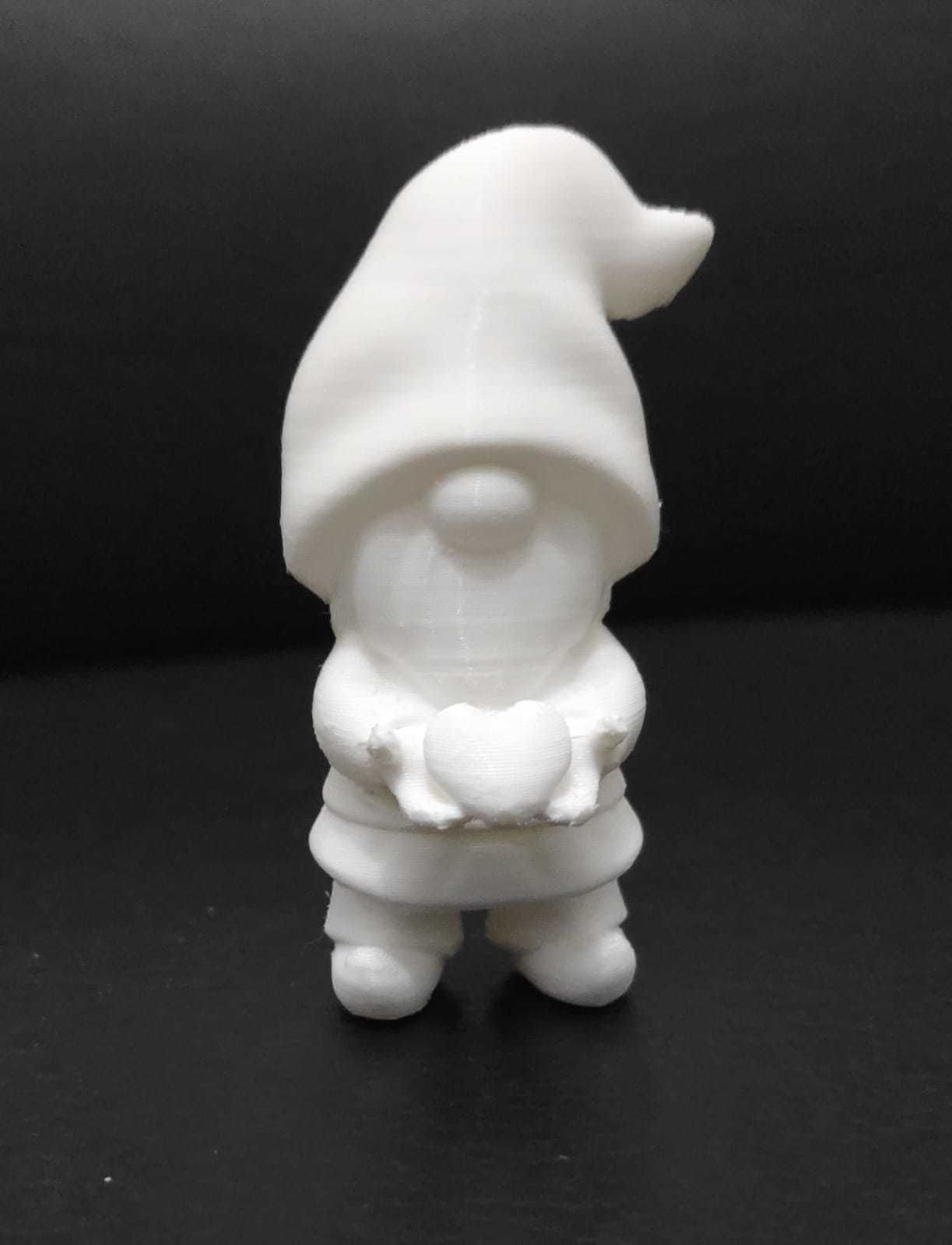 Gnome Giving Heart 3D print model_8
