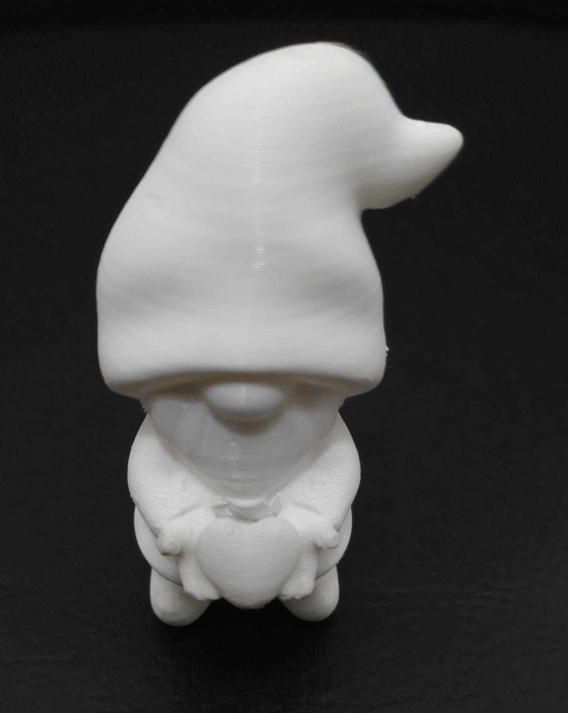 Gnome Giving Heart 3D print model_12