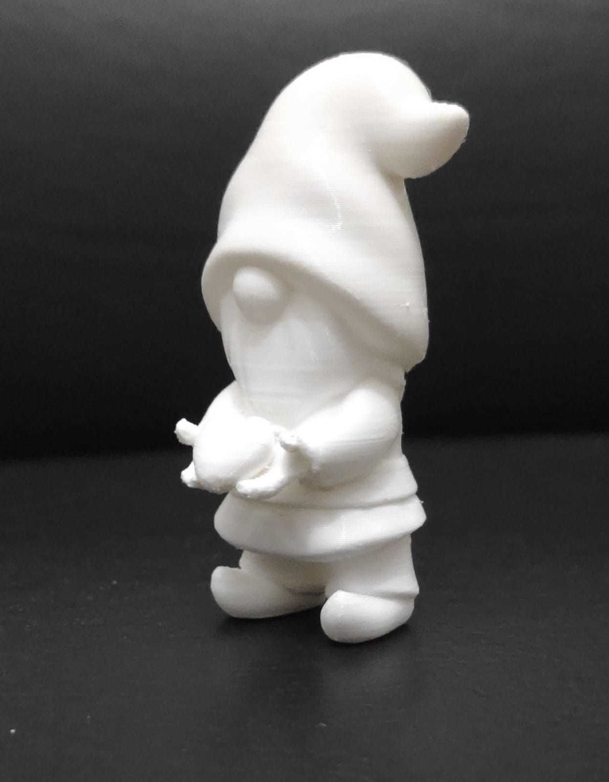 Gnome Giving Heart 3D print model_5