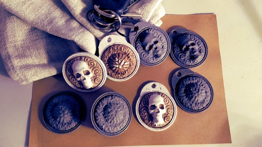 Memento Mori Memento vivere - Coin and Keychain Free 3D print model_3