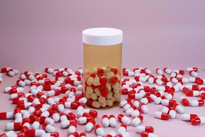 Low-Poly Pill Red-White