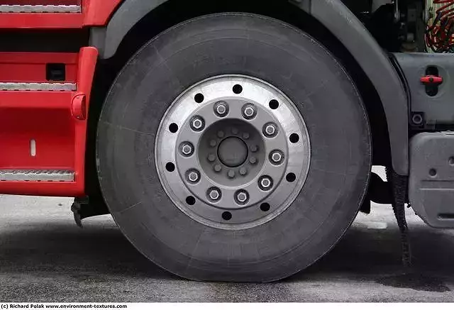 TRUCK WHEEL - Heavy truck front wheel Free 3D model 3D print model