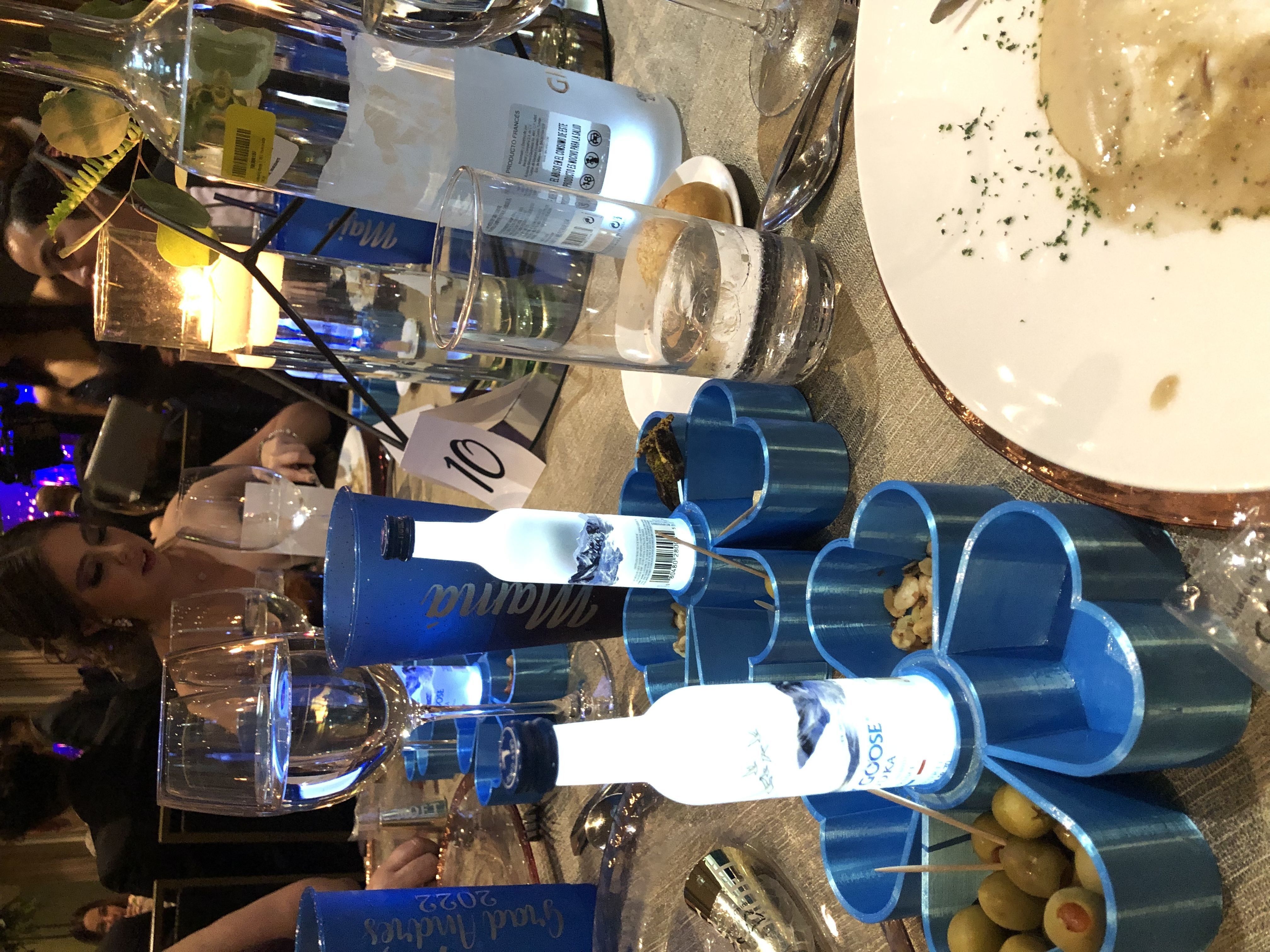 FOUR - LEAF CLOVER SNACK TRAY MINI BOTTLE LED HOLDER 3D print model_4