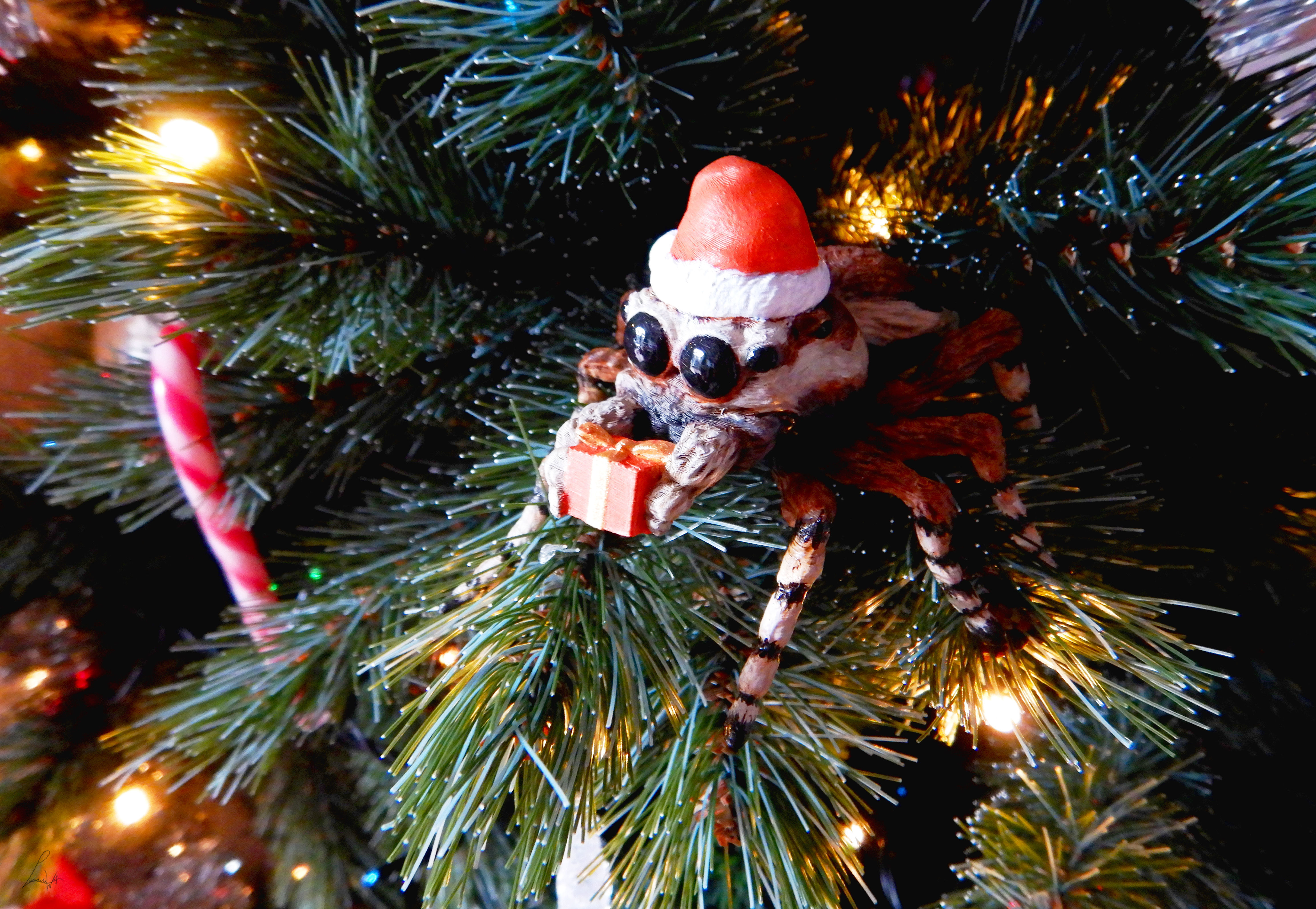 Giant Jumping Spider Santa 3D print model_1