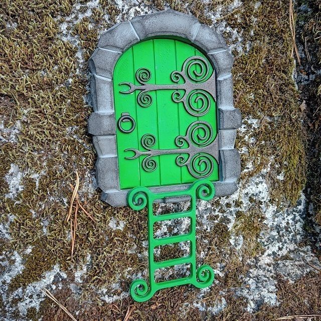 Pixie christmas door 3D print model_1