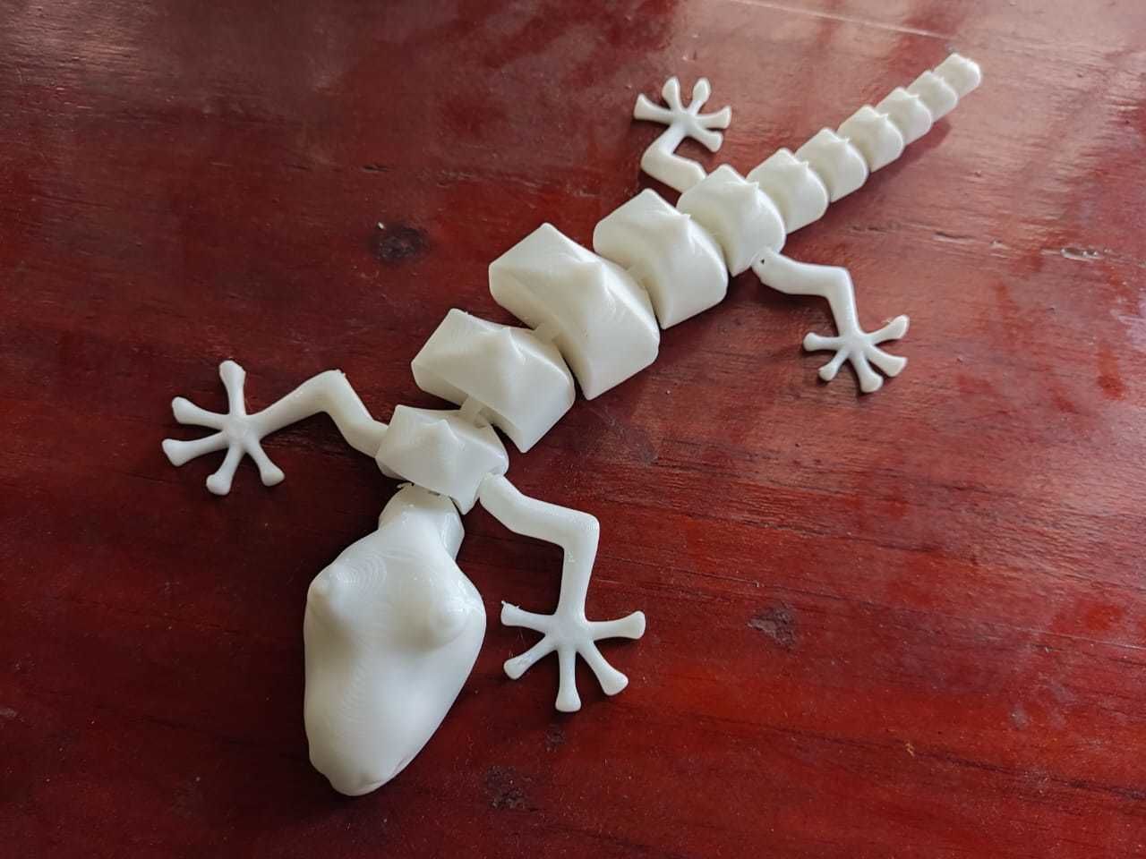 Arculated lizzard desktop fidget pet for 3D print 3D print model_1