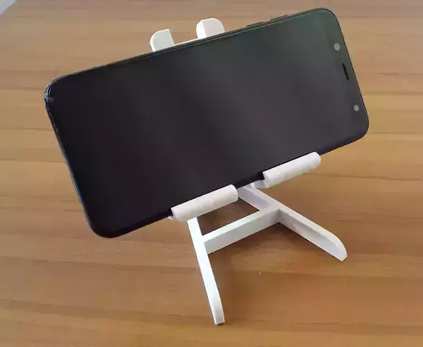 Clecking Phone Stand