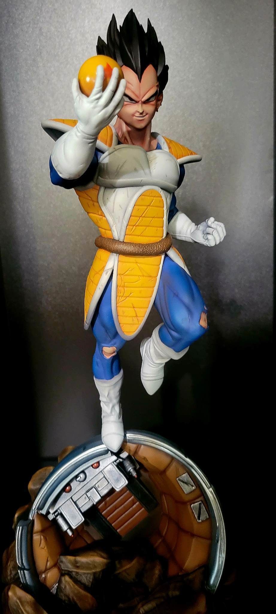 VEGETA REAL  ON CAPSULE  3D print model_2