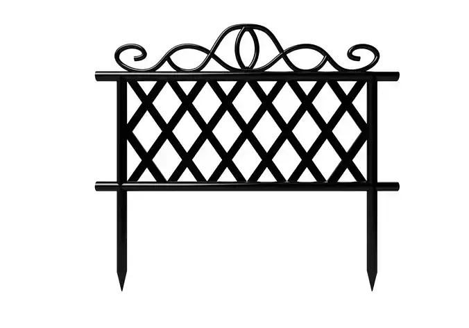 Metal barrier for garden